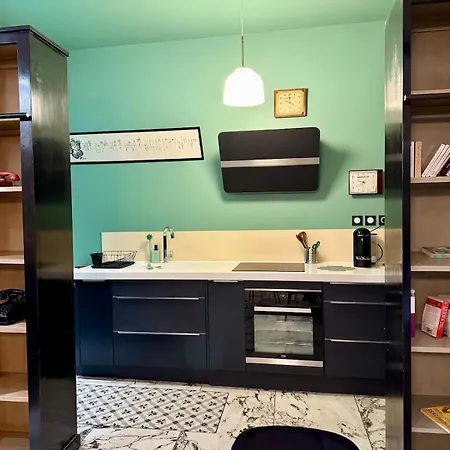 Hideaway In Historic Heart Of *